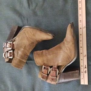 Gianni Binion ankle boots